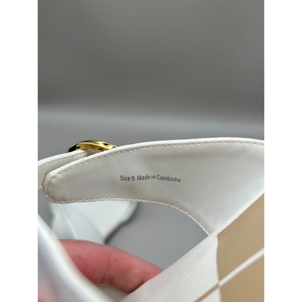 Dolce Vita Women's 2 Buckle Leather Strappy Sandals White Size 9 Missing buckle - Picture 7 of 7